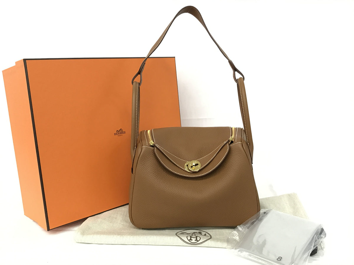 HERMES Lindy 26 Taurillon Gold GP Hardware B Engraved Handbag