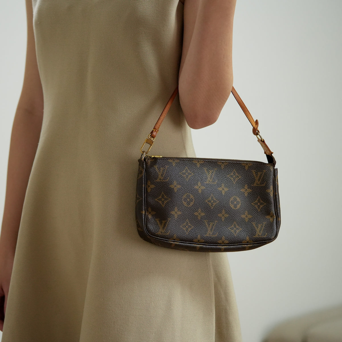 Louis Vuitton Monogram Pochette Accessoire Shoulder Bag Pouch M40712 【A】