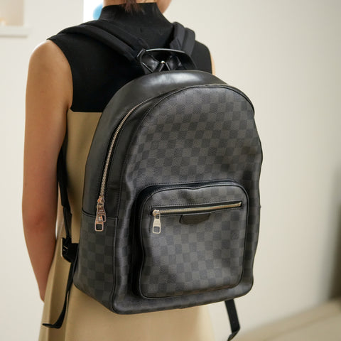 louis vuitton black grey backpack mens Damier Graphite Michael The Gallery Online the discovery backpack pm is the slightly smaller of the two discovery backpacks Men's Backpack & Bookbag Collection