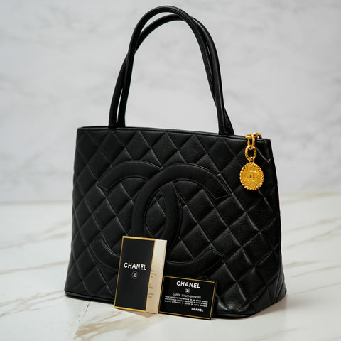 CHANEL CC Logo Matelasse Gold Medallion Charm Caviar Tote Bag Leather Number 4 series【A】