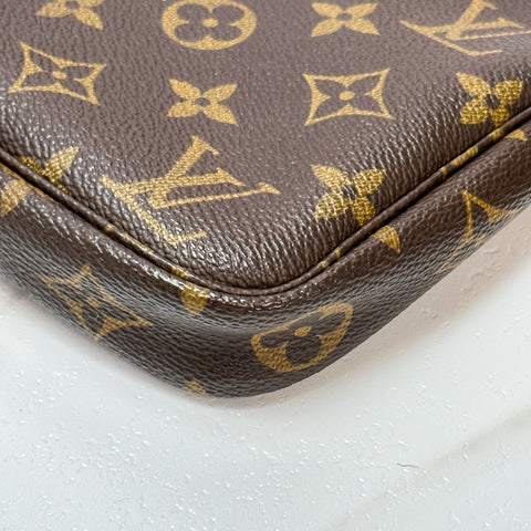 Louis Vuitton Monogram Pochette Accessoire Shoulder Bag Pouch M40712【S】