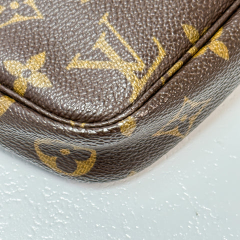 Louis Vuitton Monogram Pochette Accessoire Shoulder Bag Pouch M40712【S】