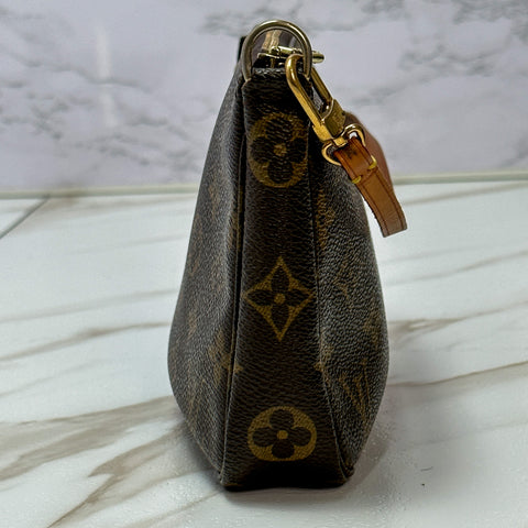 Louis Vuitton Monogram Pochette Accessoire Shoulder Bag Pouch M40712 【A】