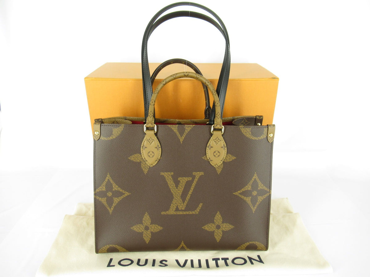 LOUIS VUITTON Monogram Monogram Giant On The Go MM New RFID Chip Tote Bag