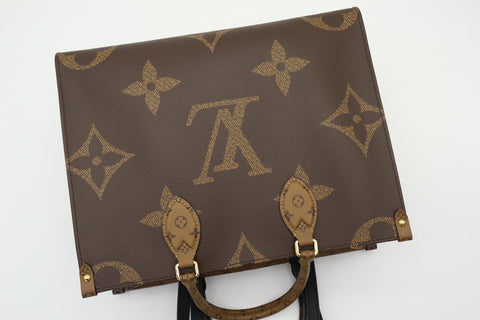 LOUIS VUITTON M45321 Reverse On The Go-MM Monogram Giant RFID Tote Bag