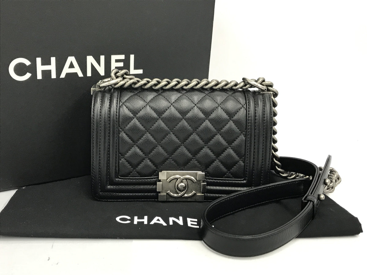 CHANEL caviar skin boy chain shoulder caviar skin shoulder bag