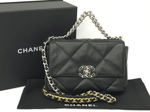 CHANEL matelasse 19 flap bag serial plate turn lock matelasse shoulder bag