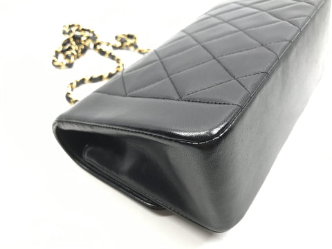 CHANEL matelasse Diana 22 shoulder bag