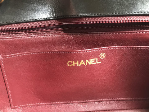 CHANEL matelasse Diana 22 shoulder bag