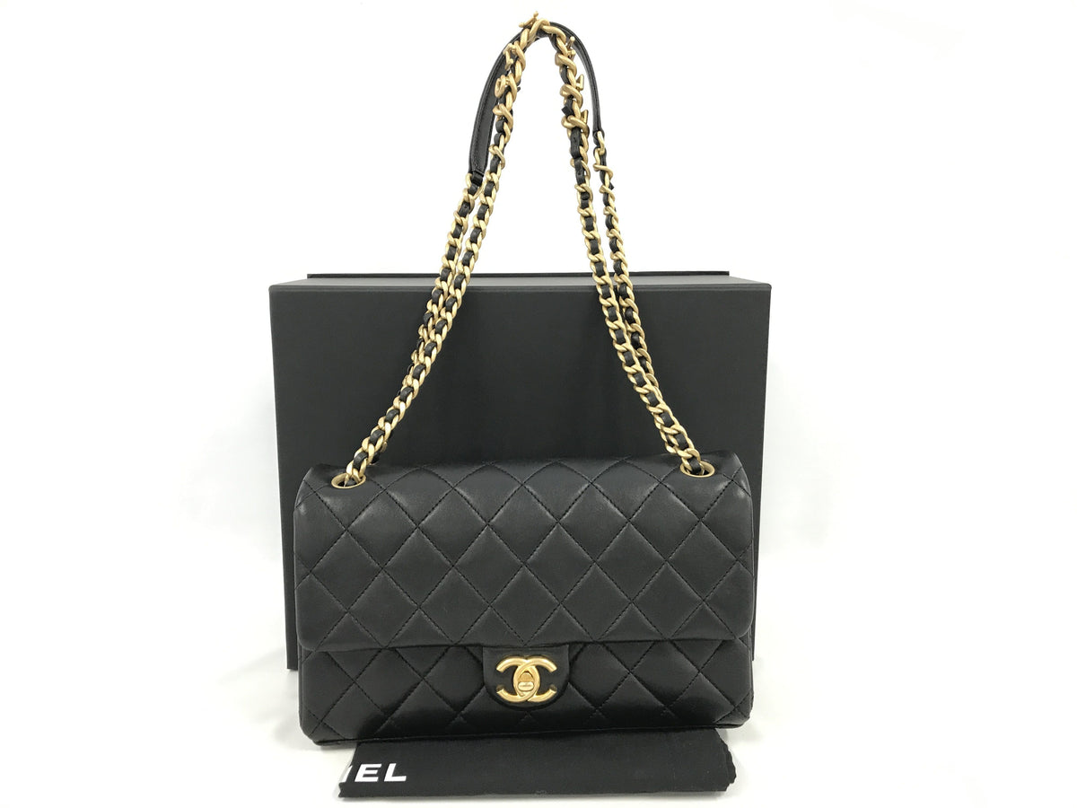 CHANEL matelasse lambskin matelasse logo chain AS3897 shoulder bag