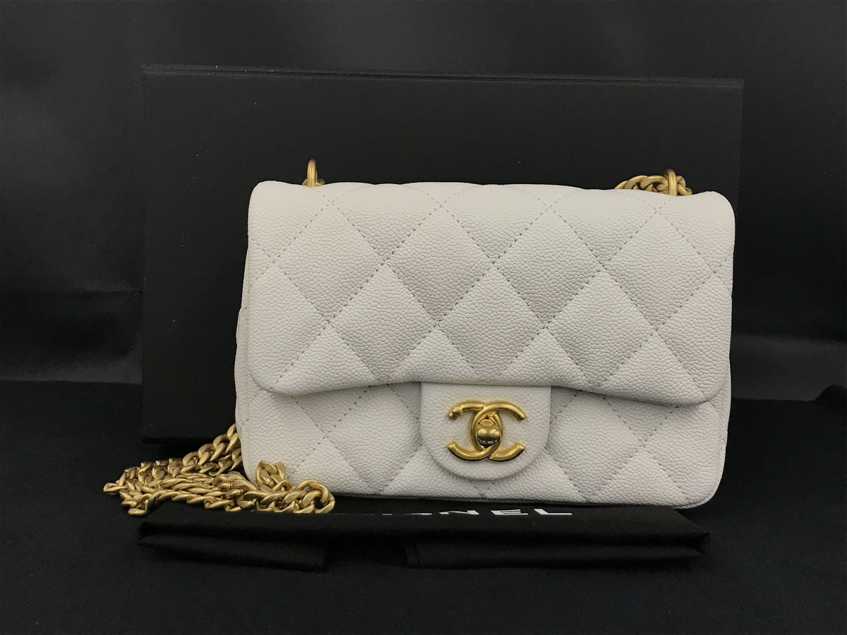 CHANEL caviar skin caviar minimato serial plate metal fittings shoulder bag