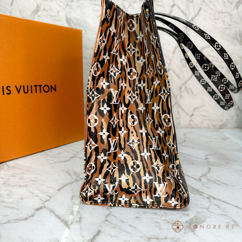 Louis vuitton Monogram jungle On-the-go GM Tote Bag M44674 LV 【SS】