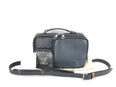 LOUIS VUITTON multi-pocket shoulder bag shoulder bag