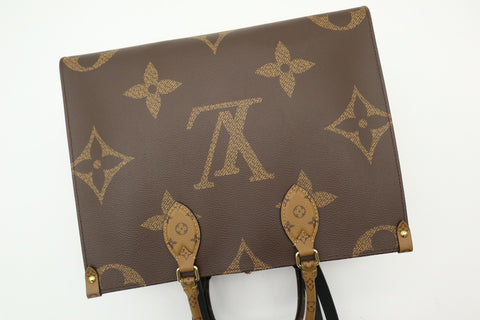 LOUIS VUITTON M45321 Reverse On The Go-MM Monogram Giant RFID Tote Bag