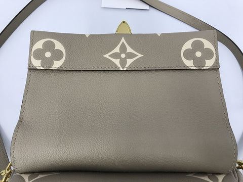 LOUIS VUITTON Favorite NM M45836 Shoulder bag