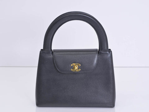 CHANEL turn lock caviar handbag 5 series handbag