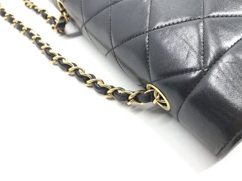 CHANEL matelasse Diana 22 shoulder bag