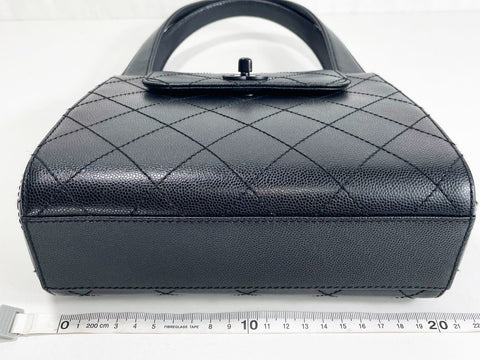 CHANEL Matrasse Caviar Skin All Black W20/H17/D7cm About 5 Tanlock Handbag With Bag, Gold Seal, and Seal 5000529 Super Good Condition Handbag