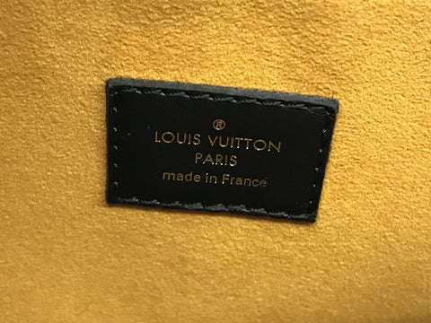 LOUIS VUITTON ON MY SIDE MM handbag