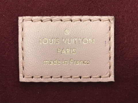 LOUIS VUITTON Monogram Monogram Emboss Kussan PM M59276 IC Chip Shoulder Bag